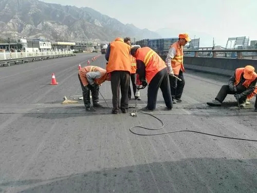 老城道路桥梁病害治理